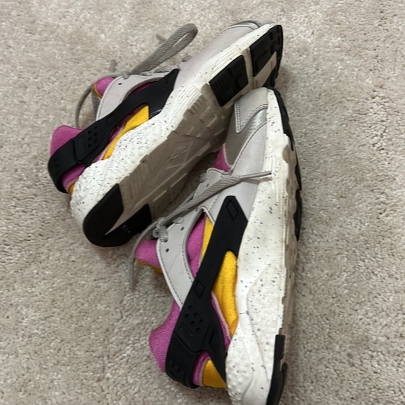 Nike kids sneakers EUC wore couple time like new size 1Y - Picture 5 of 7